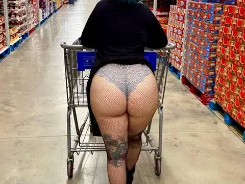 Do you like exhibitionist Pawgs?